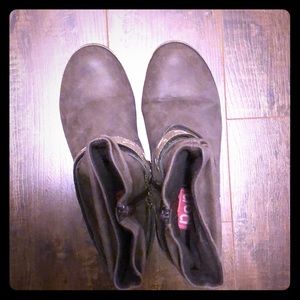 Brown boots